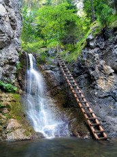 1342863012_photo_web_jareso_com_kvacianska_valley_waterfall_P9107665